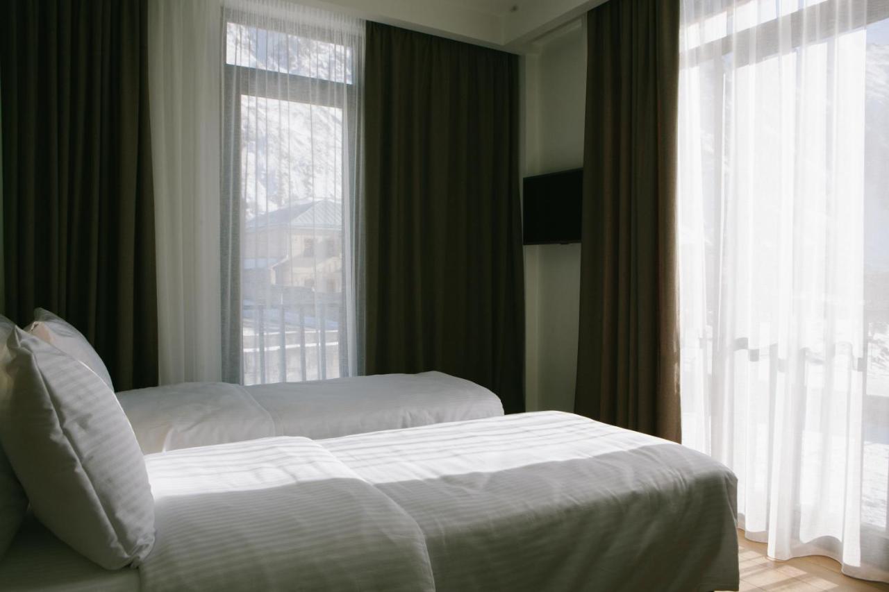 Intourist Kazbegi Hotel Bagian luar foto