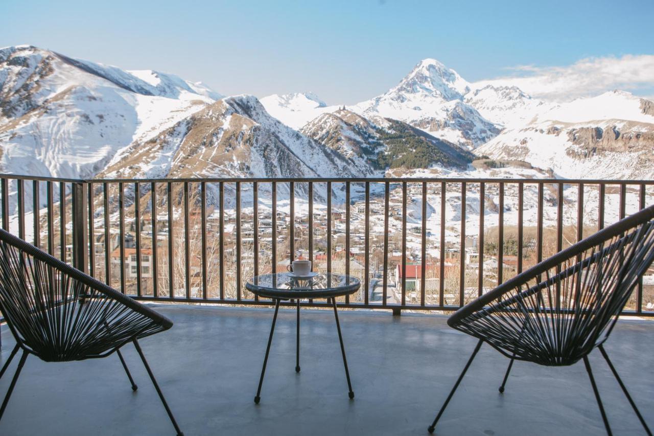 Intourist Kazbegi Hotel Bagian luar foto