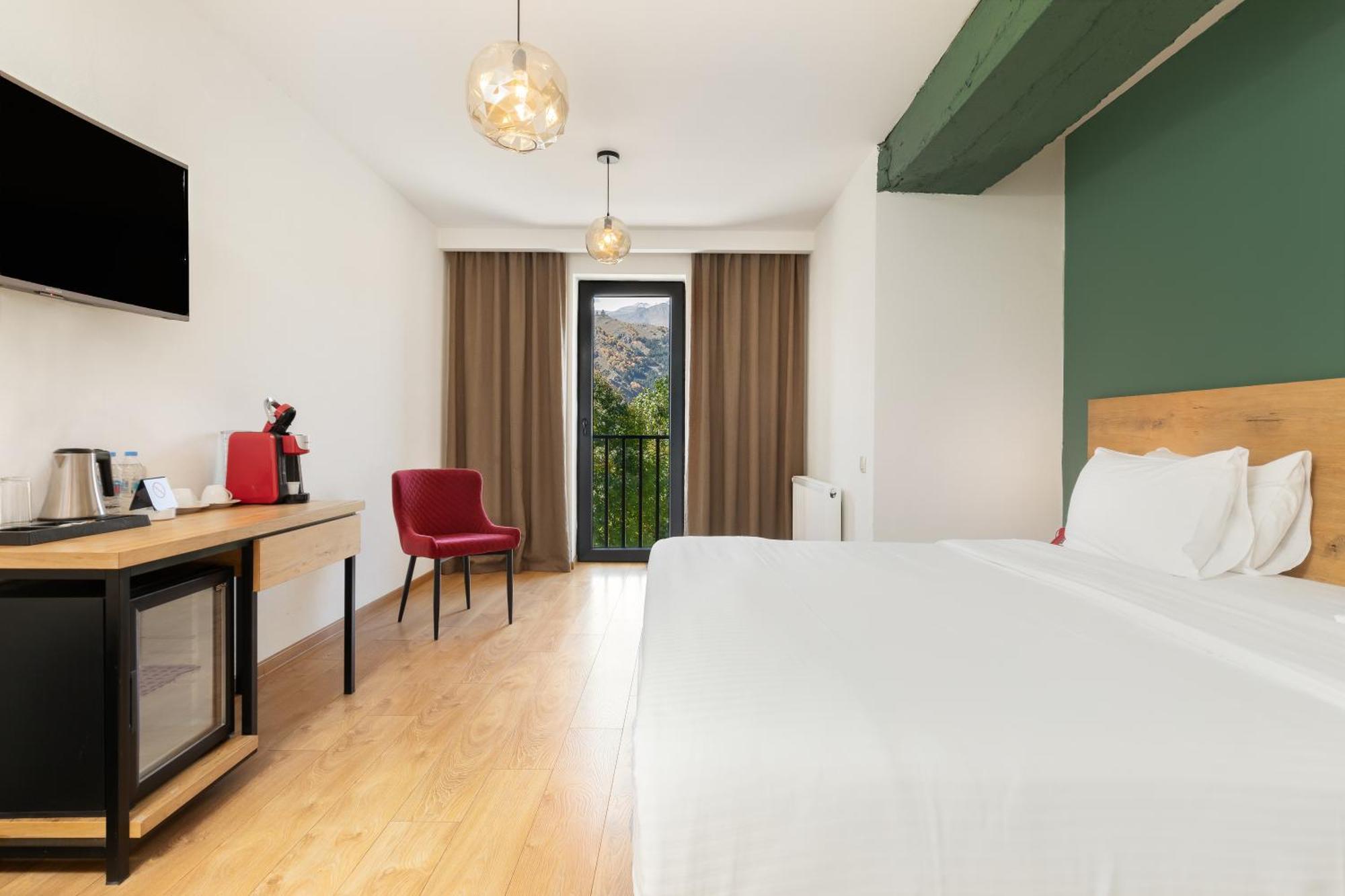 Intourist Kazbegi Hotel Bagian luar foto