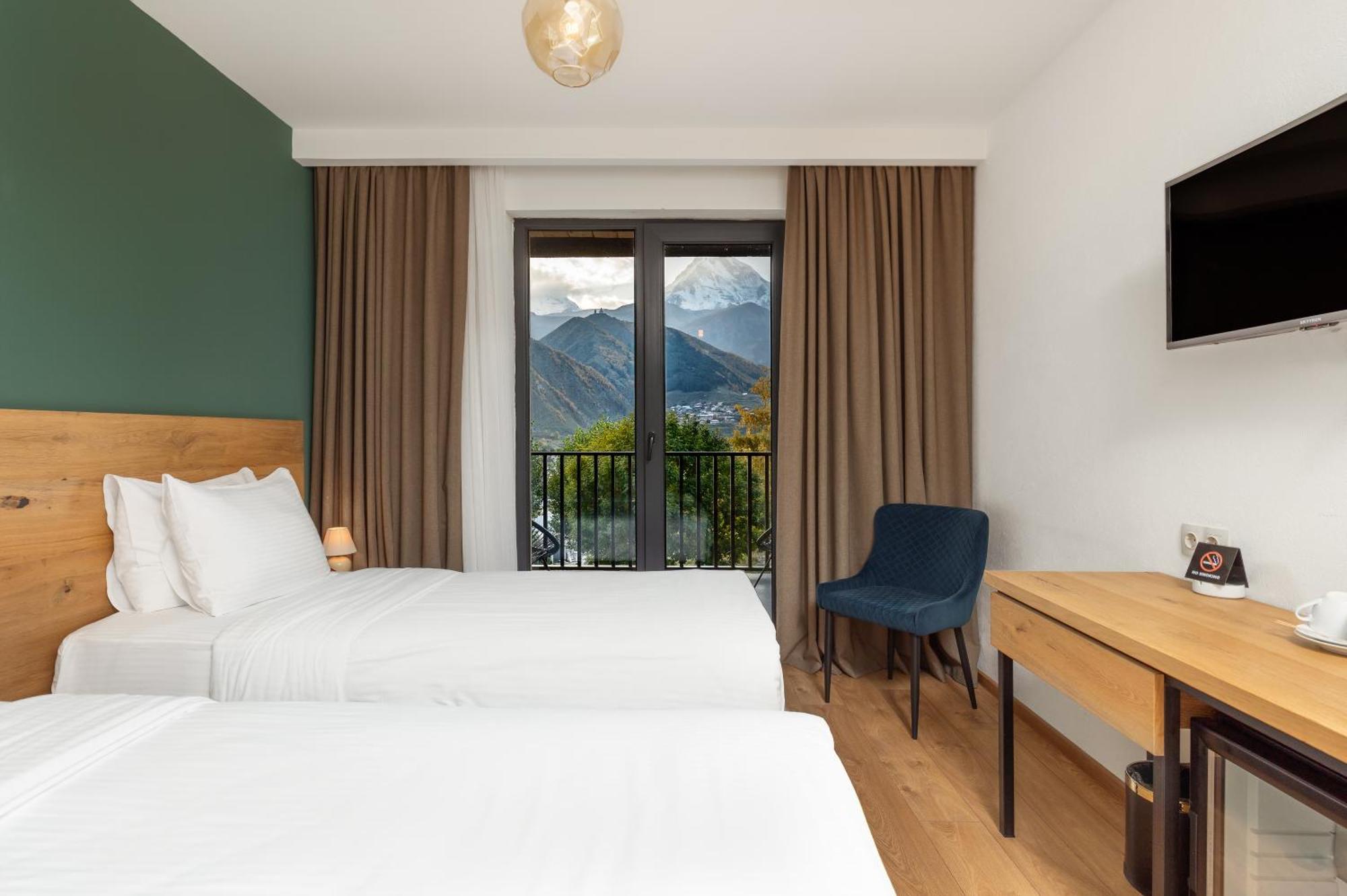 Intourist Kazbegi Hotel Bagian luar foto