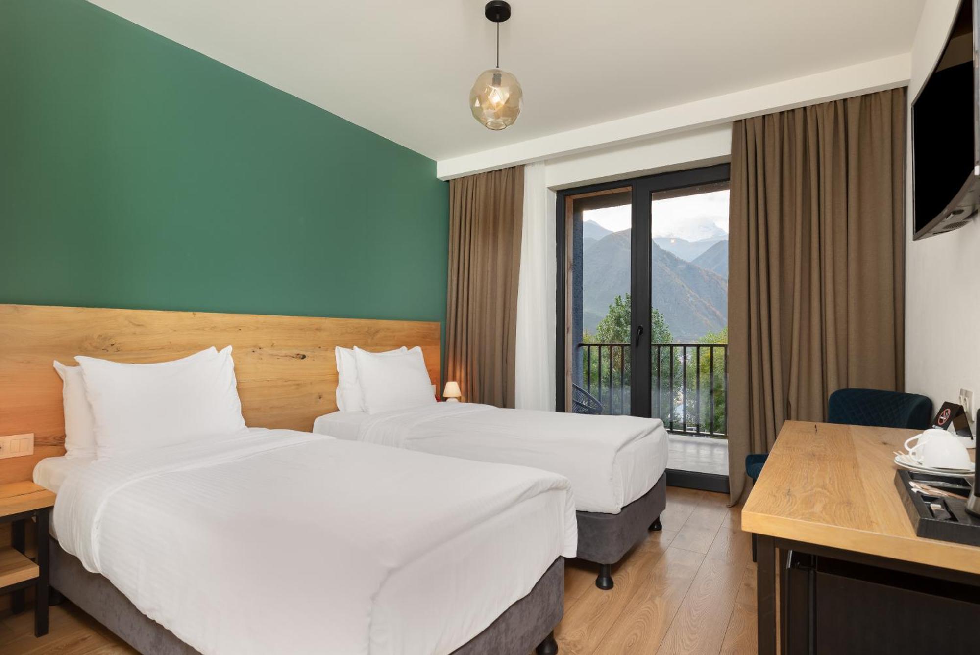 Intourist Kazbegi Hotel Bagian luar foto