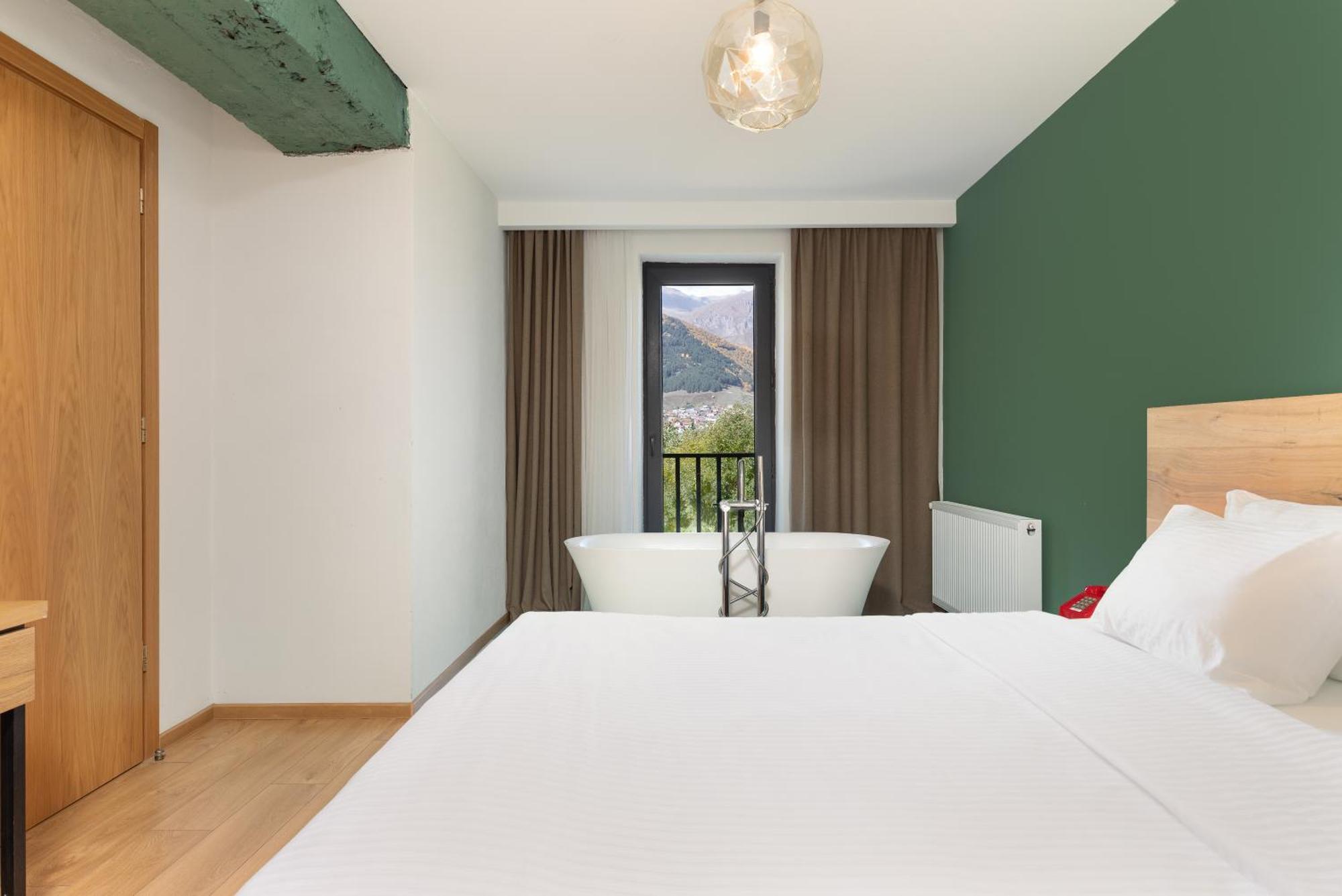 Intourist Kazbegi Hotel Bagian luar foto