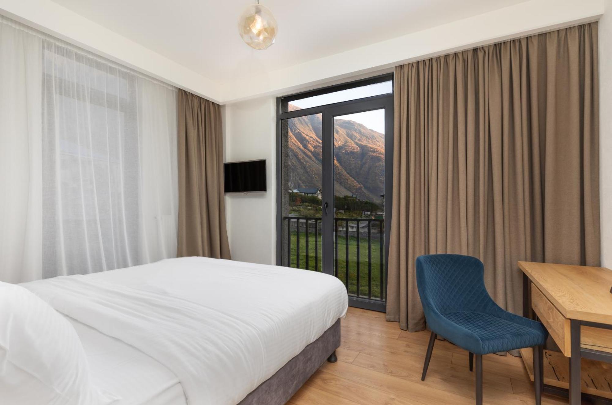 Intourist Kazbegi Hotel Bagian luar foto