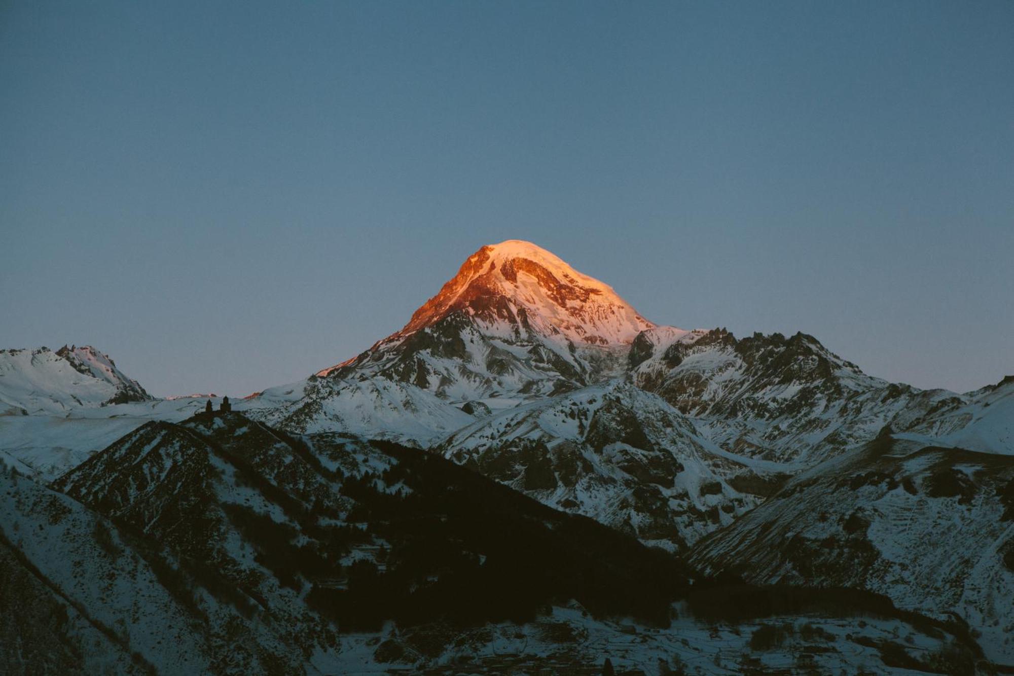 Intourist Kazbegi Hotel Bagian luar foto